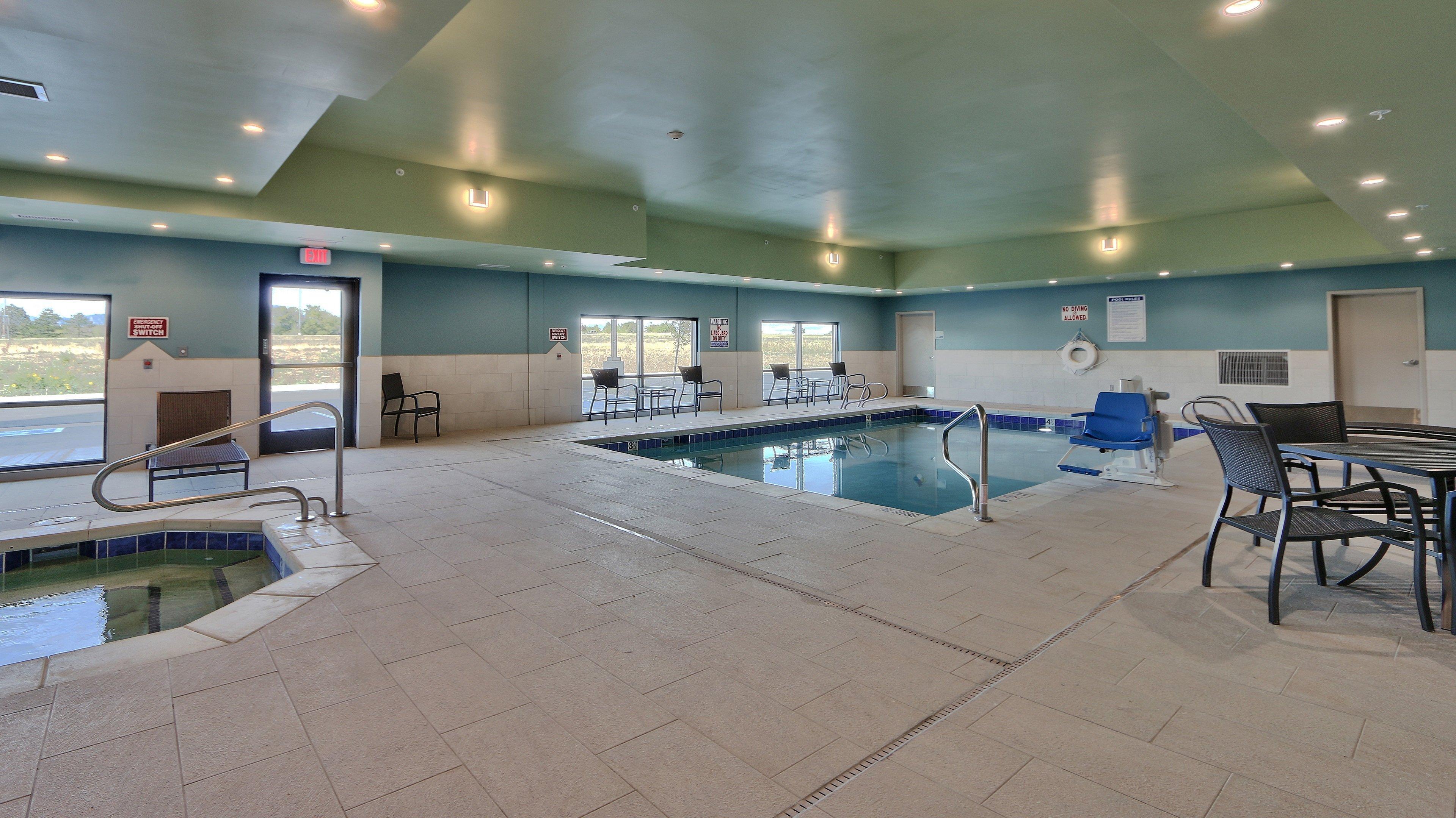 Holiday Inn Express & Suites Broomfield By Ihg Exterior foto